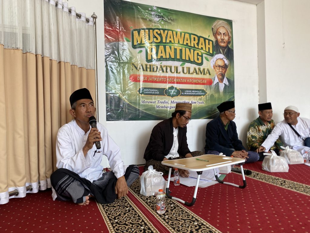 Ust Juari Ketua terpilih saat memberikan sambutan