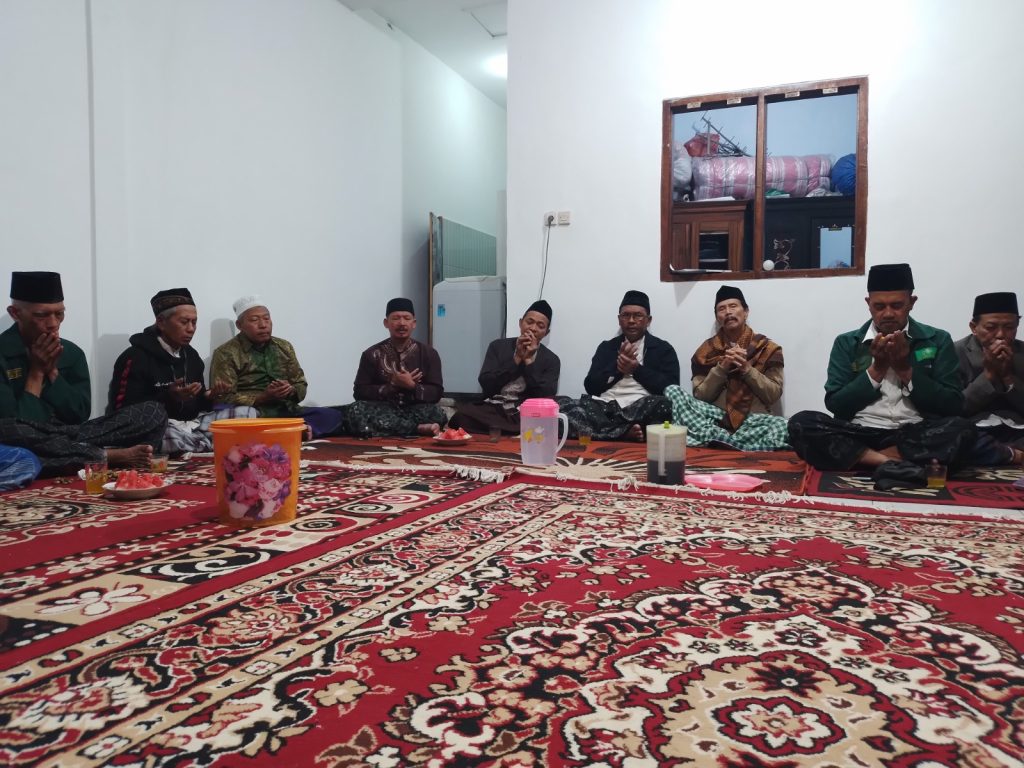 Majelis Rutinan Riyadhoh Sholawat Nariyah 4444 MWC NU Pakisaji Pekan ke 19 Digelar di Desa Karangpandan.